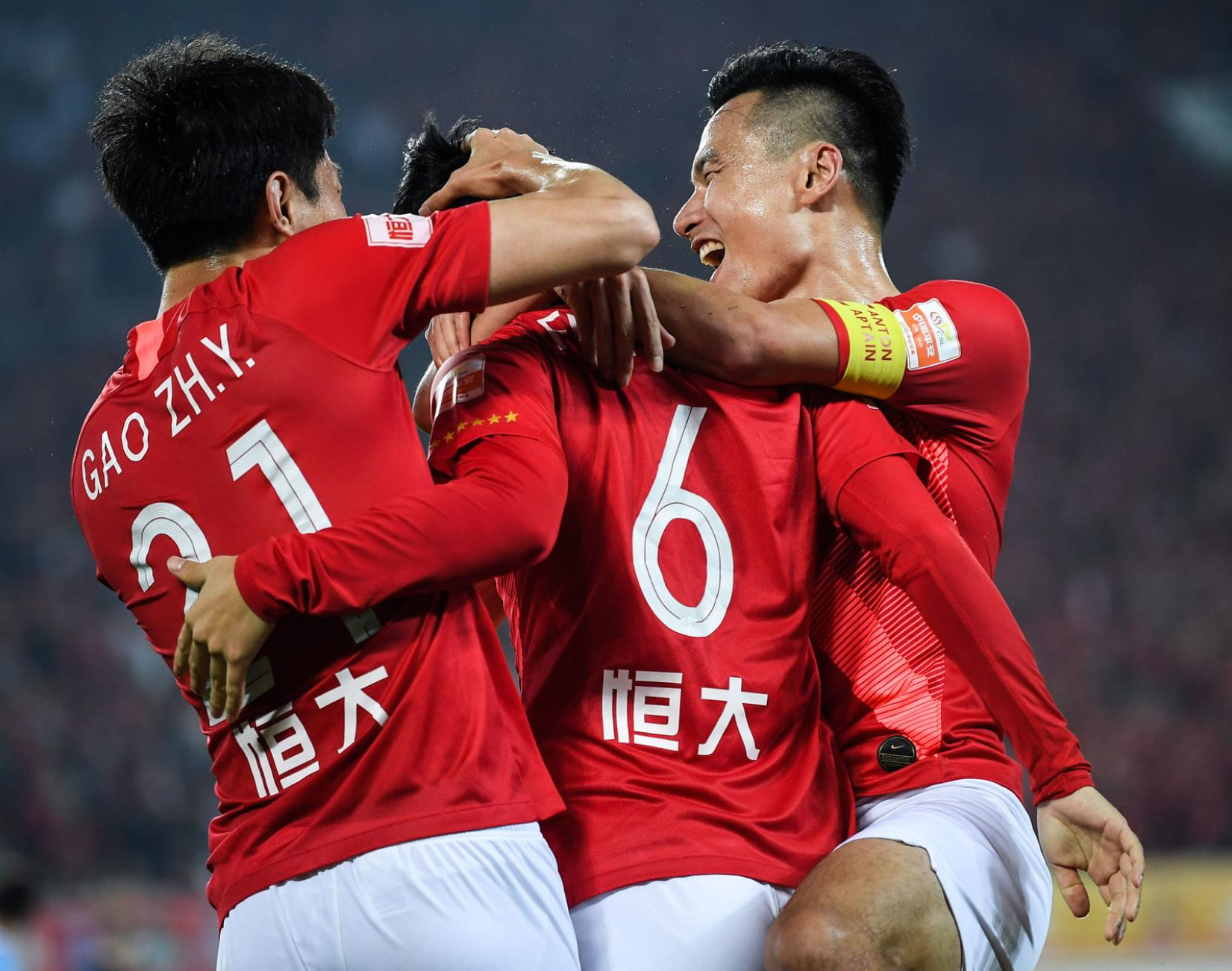 包含广州恒大历尽艰辛打进亚冠八强，中国足球再次挺进亚洲之巅的词条