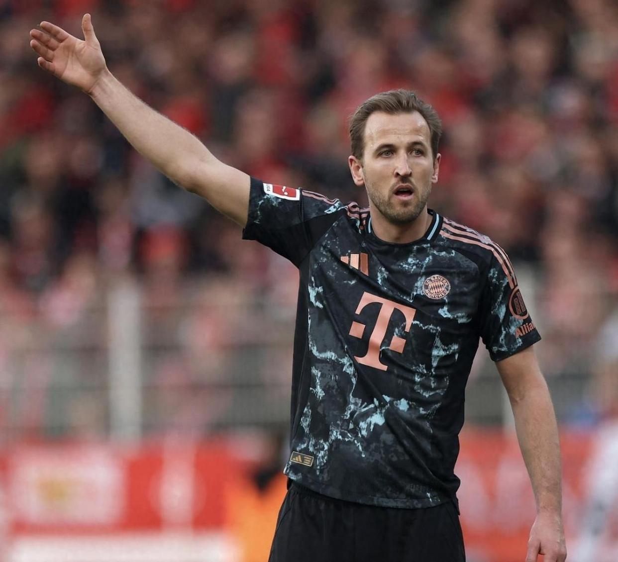 开云APP-巴黎圣日耳曼继续领跑法甲积分榜，尤文图斯传奇主帅已确认将接手球队的简单介绍