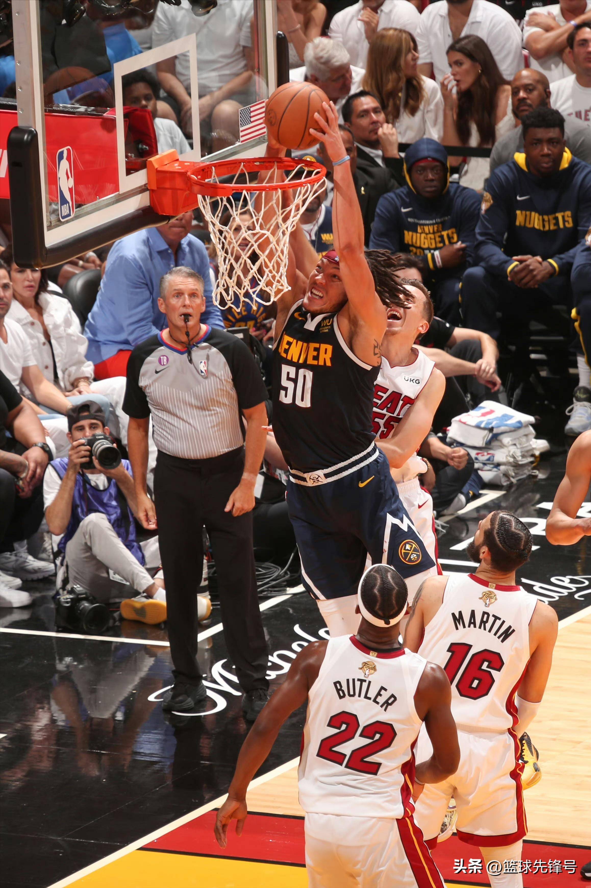 湖人横扫独行侠,威斯布鲁克关键制胜的简单介绍 湖人横扫独行侠,威斯布鲁克关键制胜的简单介绍