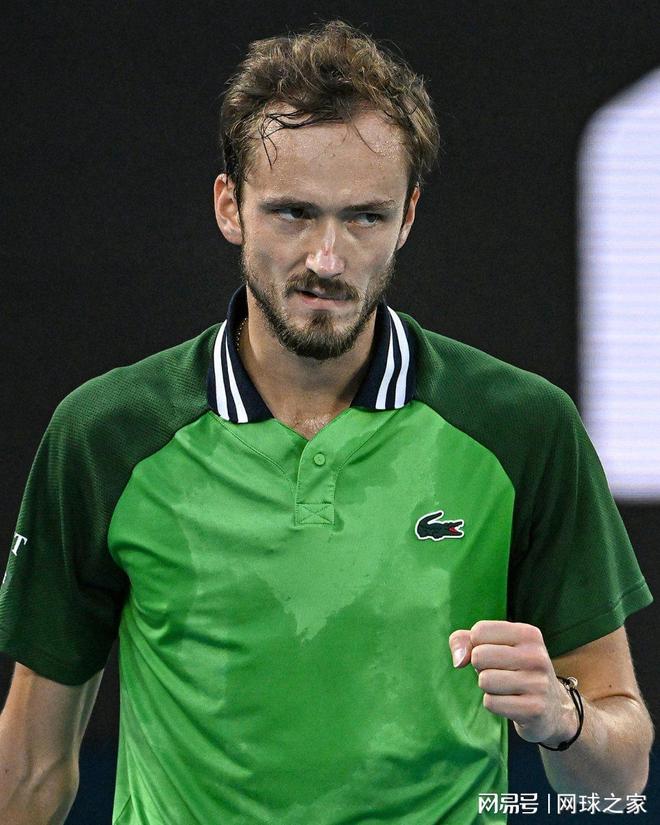 西班牙网球队绝杀欧洲网球队,梅德韦杰夫制霸全场的简单介绍 西班牙网球队绝杀欧洲网球队,梅德韦杰夫制霸全场的简单介绍