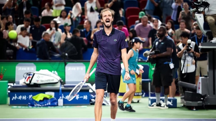 关于西班牙网球队鏖战欧洲网球队，梅德韦杰夫制霸全场的信息