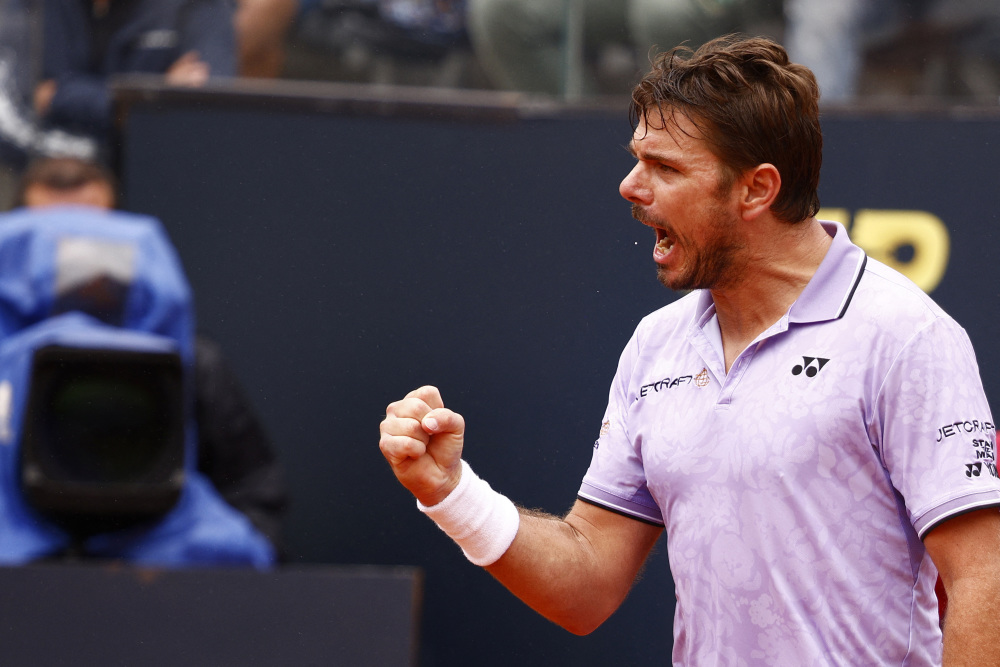 包含英国网球队完胜德国网球队，瓦林卡爆发神勇的词条