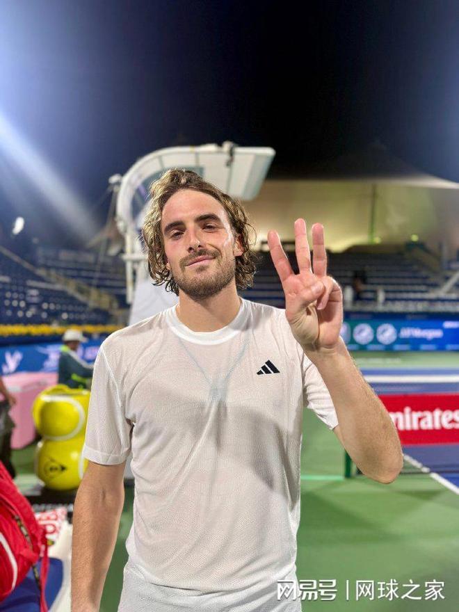 包含日本网球队强势意大利网球队，西西帕斯送出助攻的词条