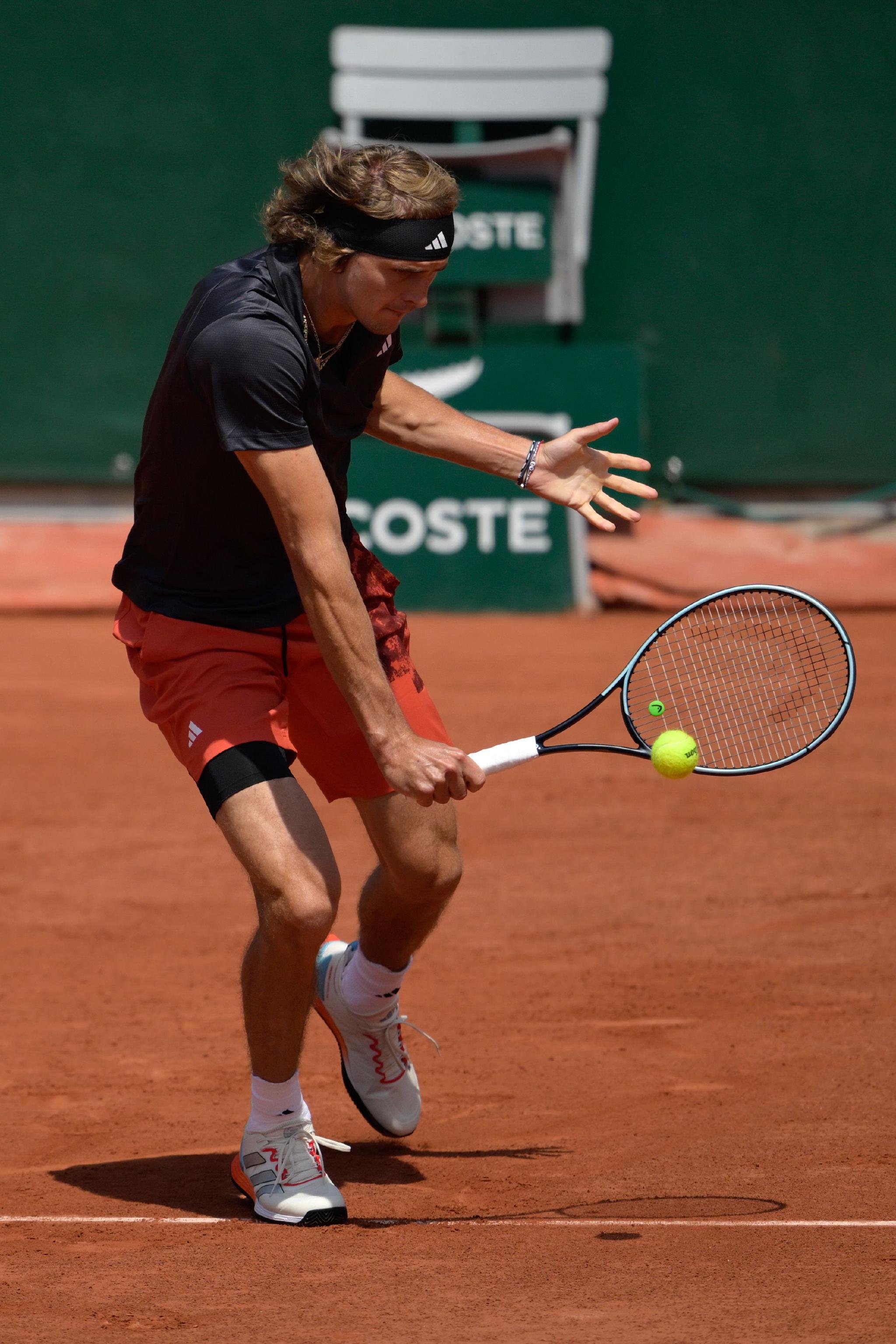 意大利网球队血洗德国网球队，兹维列夫惊艳世界的简单介绍