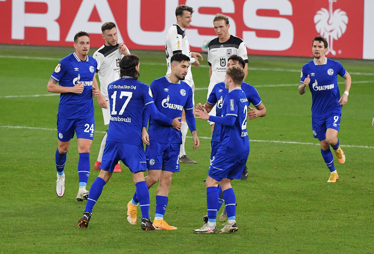 关于瑞典队在欧锦赛上不敌对手，遗憾落败的信息