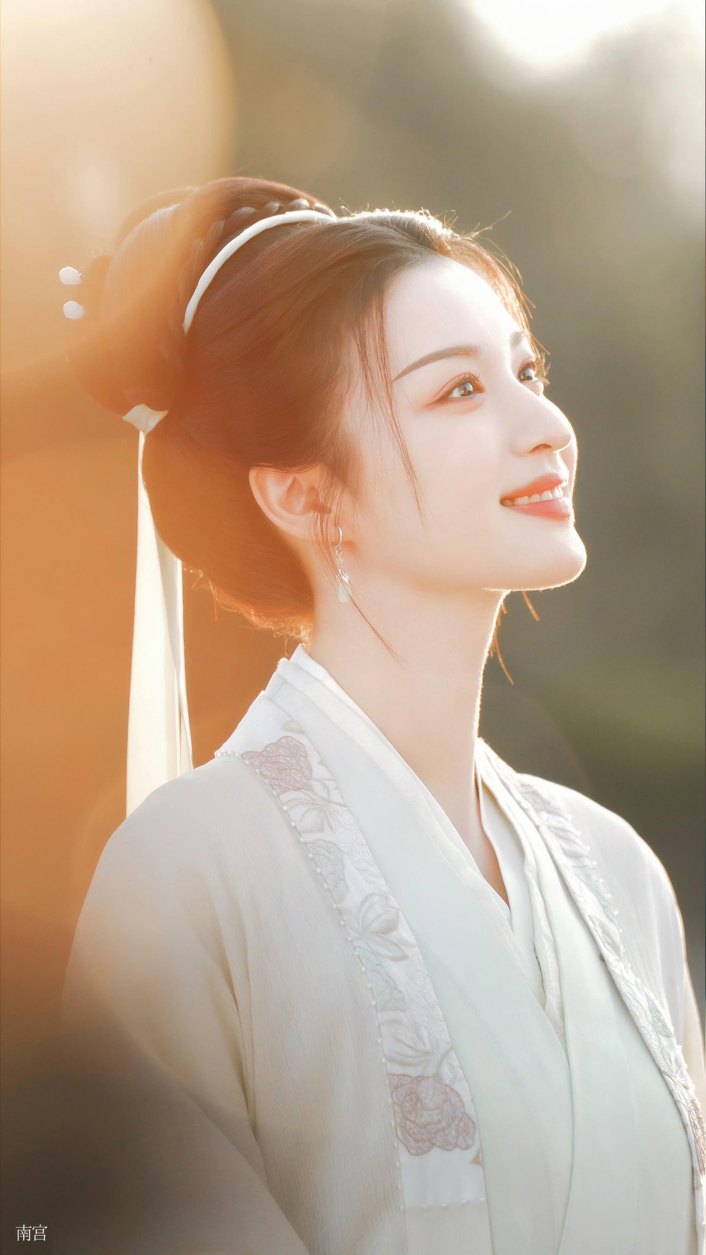 新晋明星演员在最新剧集中展示出色表现 新晋明星演员在最新剧集中展示出色表现