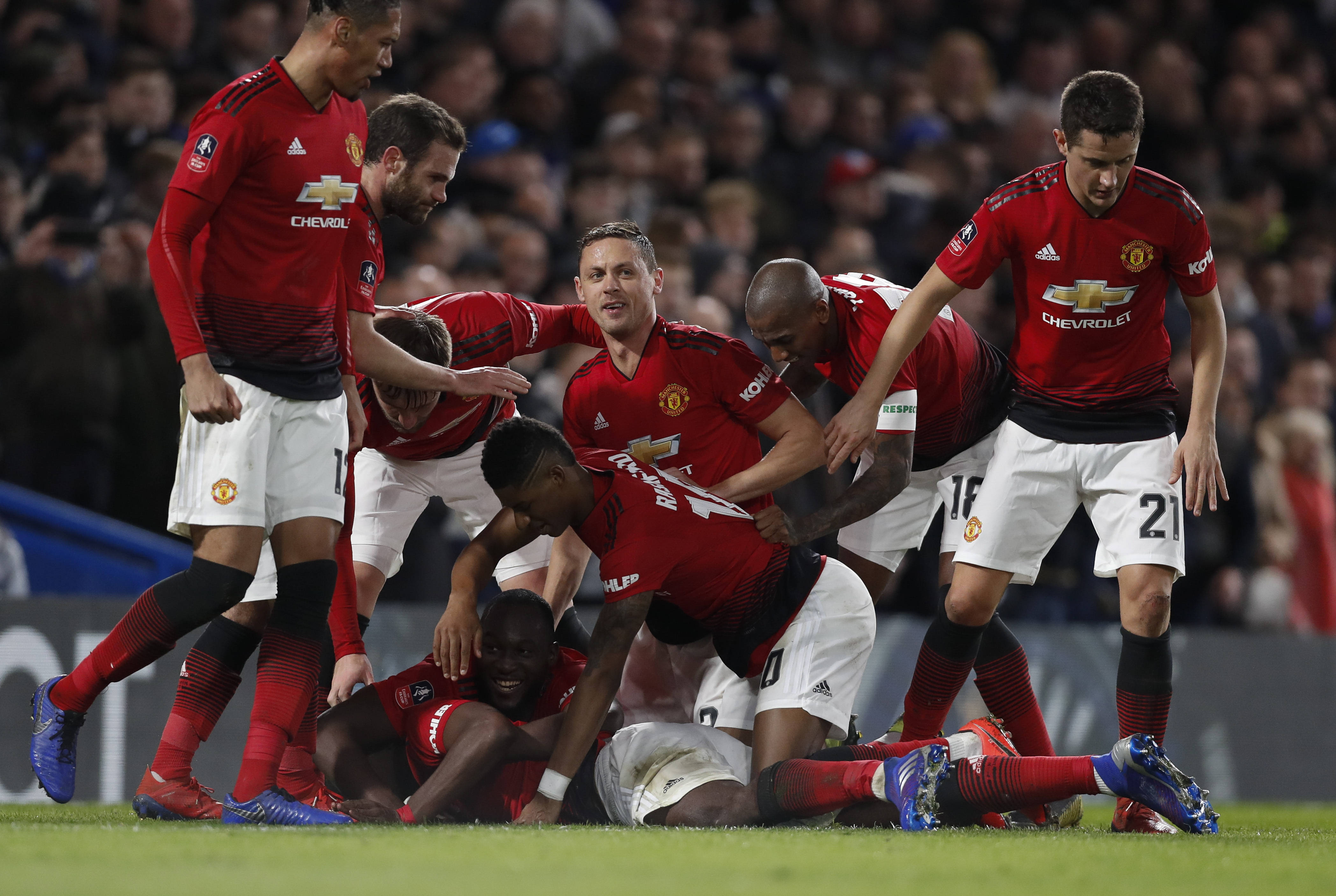 曼联客场艰难击败谢菲联，争冠希望渐现的简单介绍