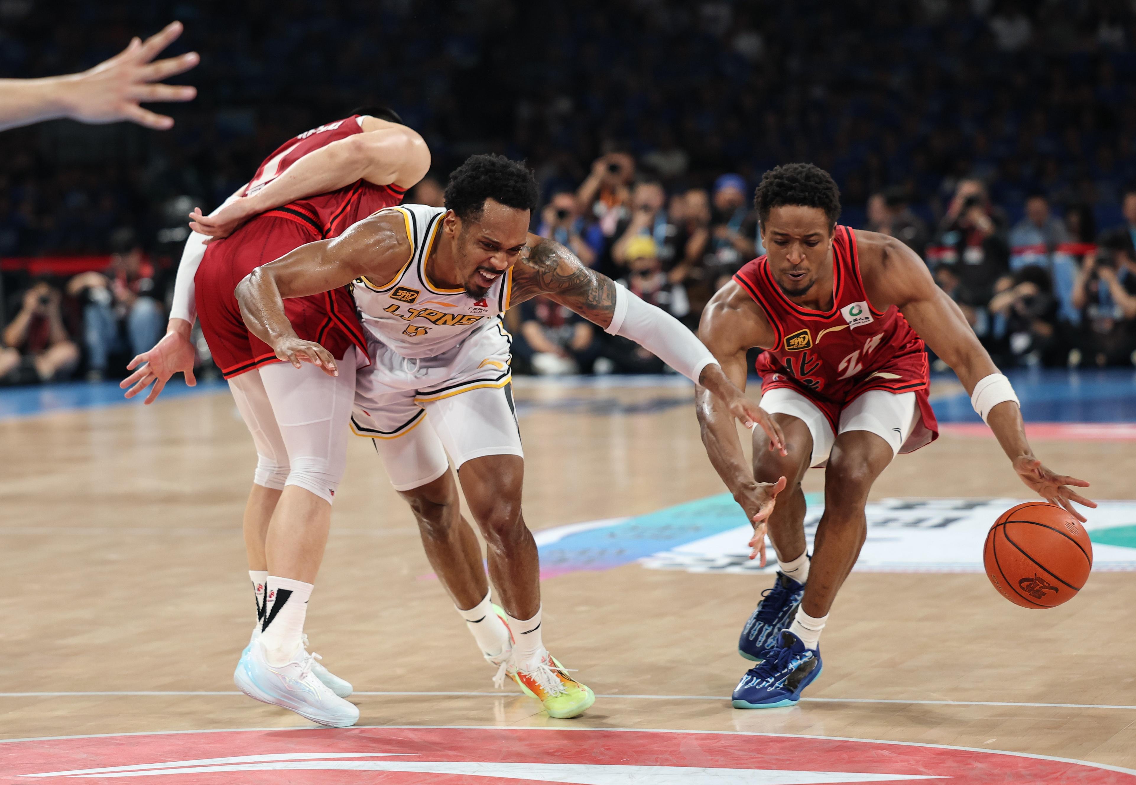 鹈鹕力克猛龙，挺进西部半决赛