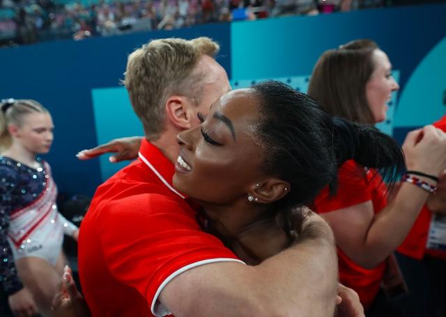 体操比赛美国队斩获女团冠军的简单介绍