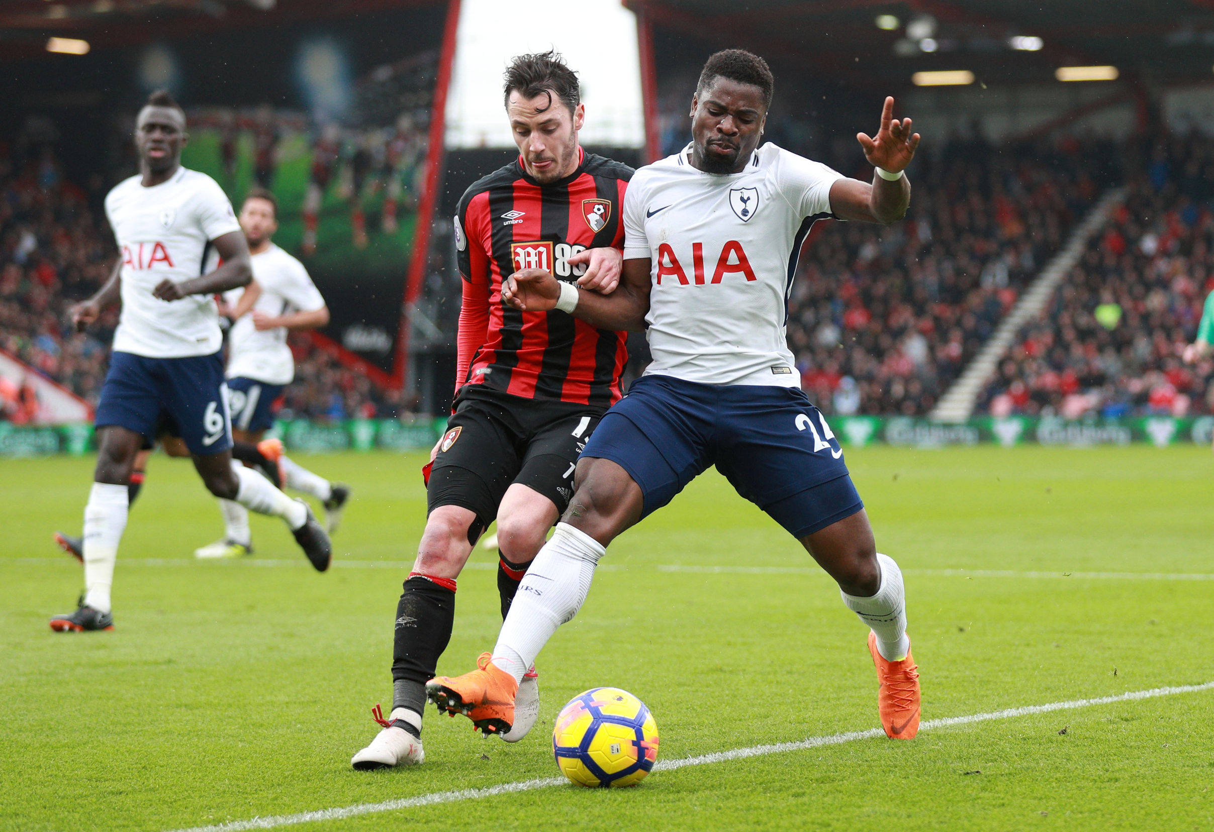 热刺主场击败伯恩茅斯，保持半程不败