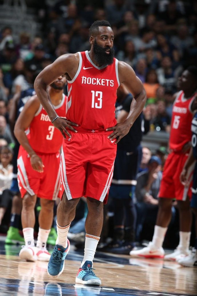 火箭复兴：保罗中场两得手赞誉绕球风暴的简单介绍