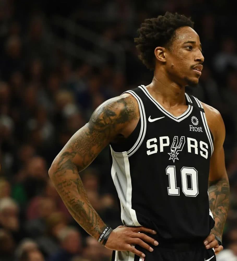 广州队轻取江苏队，德罗赞扛起全队