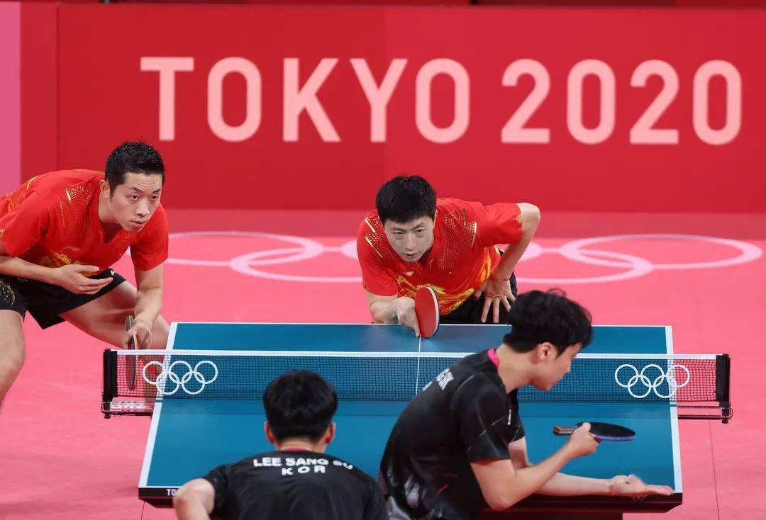 德国队鏖战英格兰队,马龙扛起全队 德国队鏖战英格兰队,马龙扛起全队