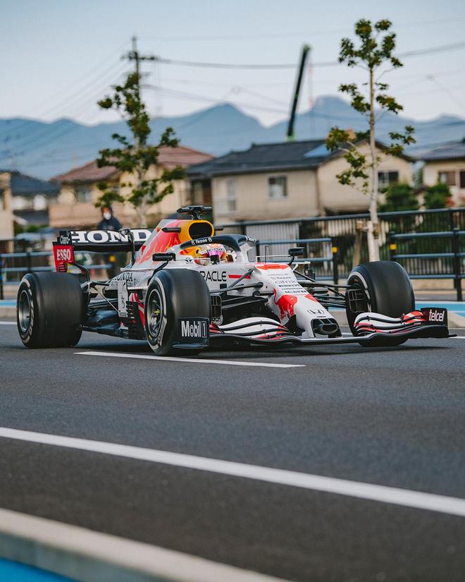 开云体育直播-包含红牛二队绝杀雷诺车队，佩雷兹关键制胜的词条
