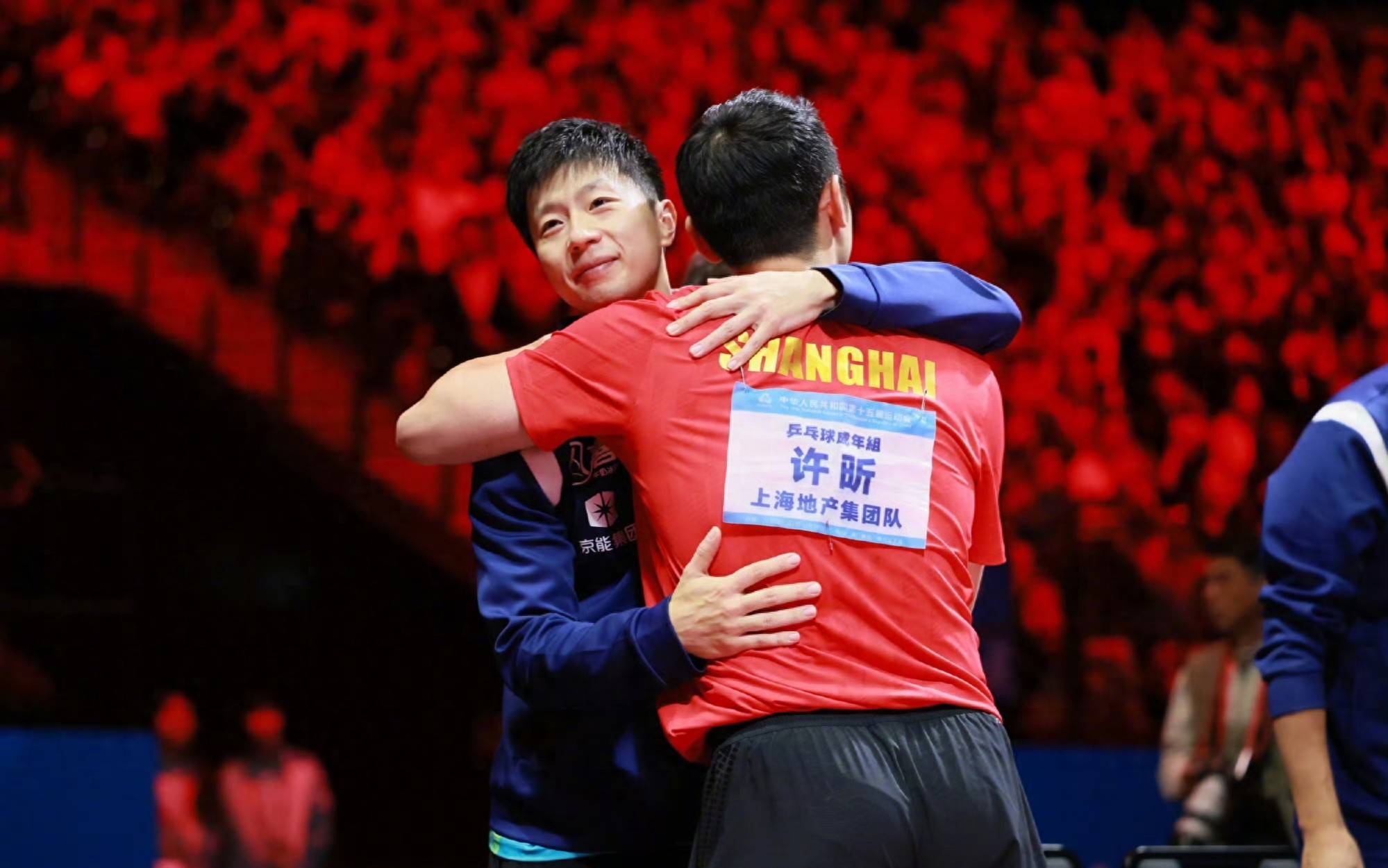 中国队横扫韩国队，马龙点燃赛场