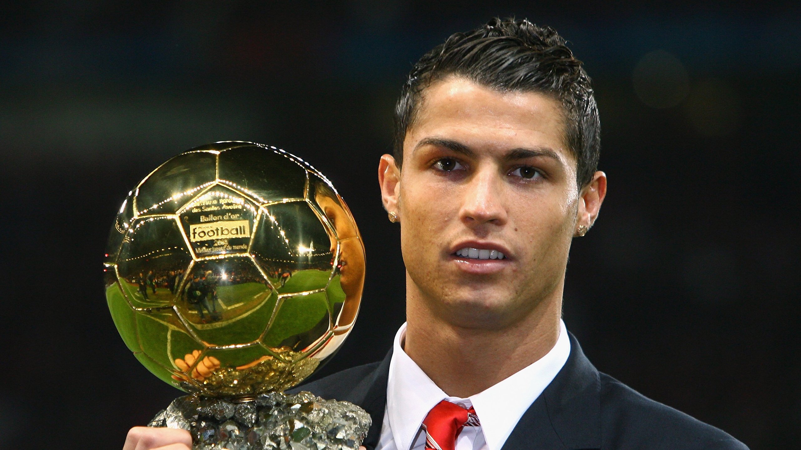 坎特压制级发挥提前终结悬念 里昂之夜巴西梦碎