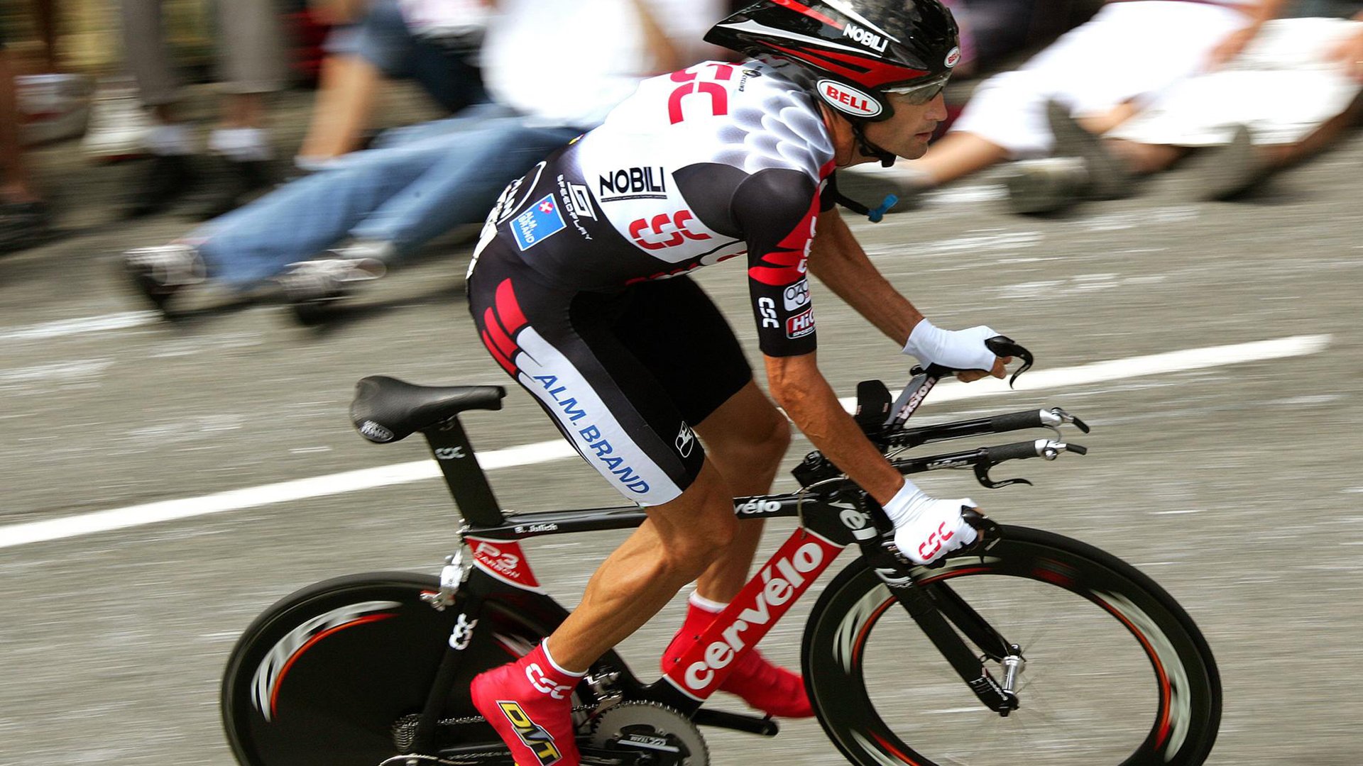 跨界传奇，雄鹿生死战与英超争冠夜的英雄共鸣