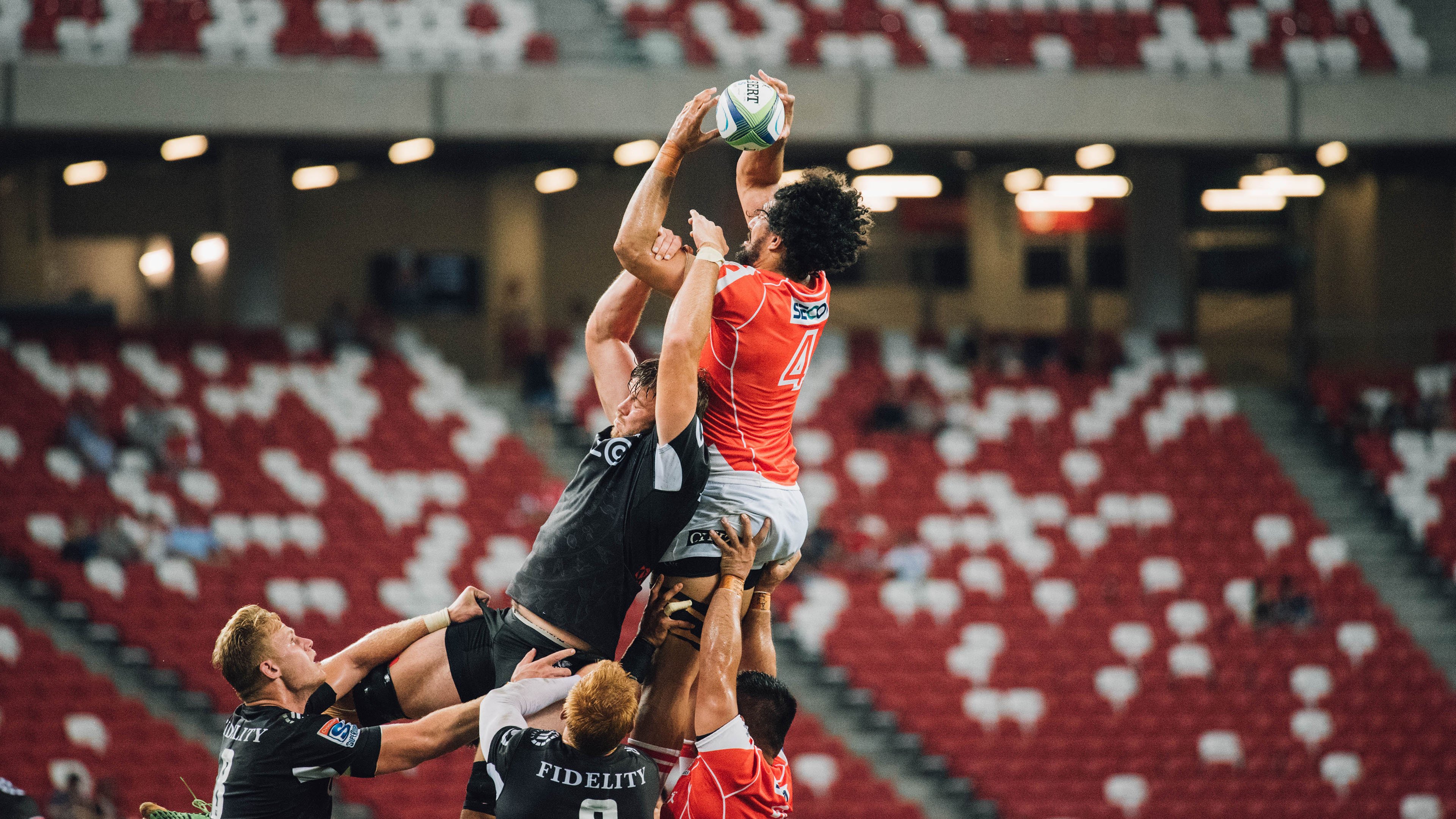 当横扫遇见传奇，雄鹿铁蹄踏碎勇士，保罗以岁月之名刷新纪录