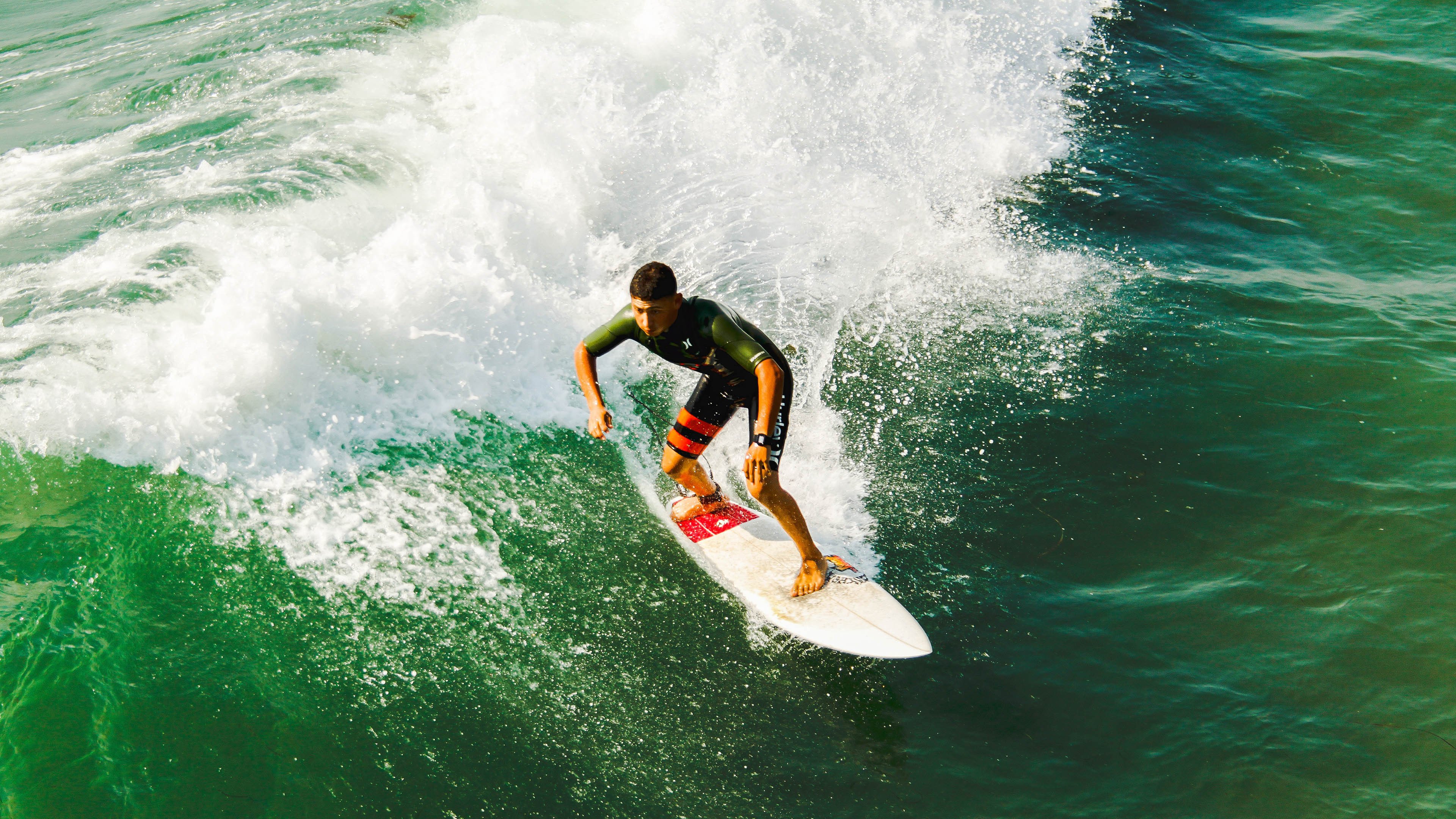 开云体育在线-戈麦斯，那一秒的德意志意志—记德国绝杀乌拉圭的永恒瞬间